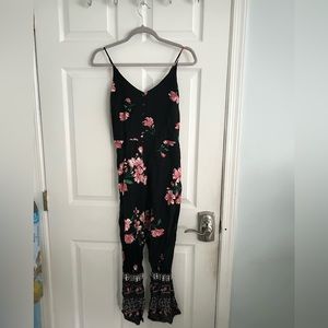 Eyeshadow Woman’s black/white pantsuit romper size s